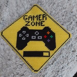 Gamer Zone Yellow and Black Home Game Sign‎
